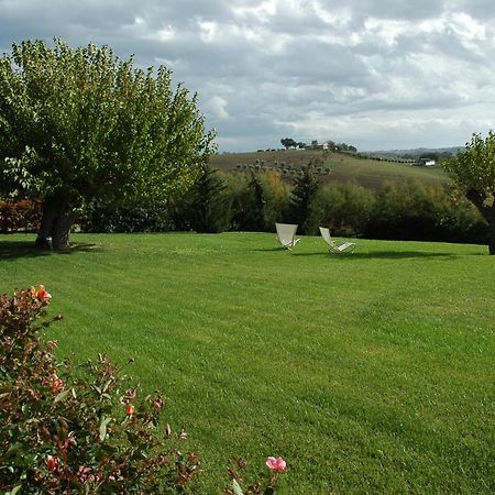Solea Albergo Di Campagna Trecastelli Esterno foto