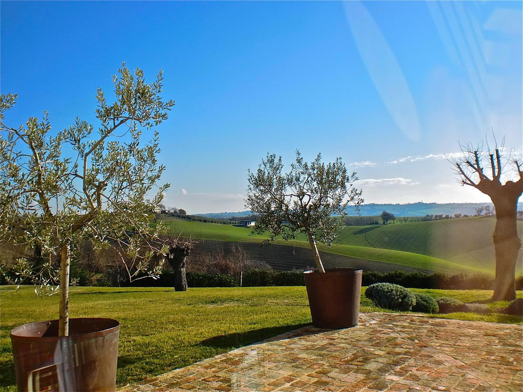 Solea Albergo Di Campagna Trecastelli Esterno foto
